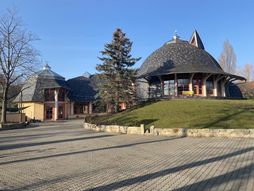 Kinder- und Jugendhaus "Schieferburg" Gruna, Liebstädter Straße 29, 01277 Dresden Kinder- und Jugendhaus "Schieferburg" Gruna, Liebstädter Straße 29, 01277 Dresden